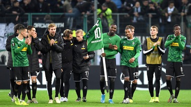 Il Monchengladbach vince e resta in vetta. Successo anche per il Leverkusen
