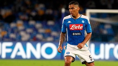 Napoli, paura per Allan: ladri dentro casa