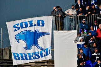 Brescia, tensioni tra ultras fuori dallo stadio