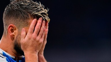 Napoli-Genoa 0-0: crisi azzurra tra i tanti fischi del San Paolo