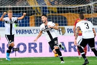 Parma-Roma 2-0: Kolarov sbatte sul palo, Sprocati-Cornelius non perdonano