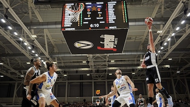 Virtus Bologna sull'otto volante, vincono anche Brindisi, Venezia e Roma