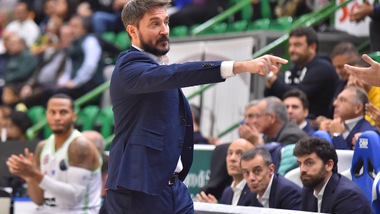 Sassari, Pozzecco: "In Europa, pochi giocano a basket come noi"