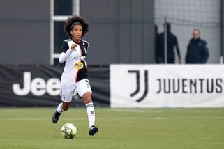 Leggi, UEFA, calciatrici: tutti al lavoro per il professionismo nel calcio femminile