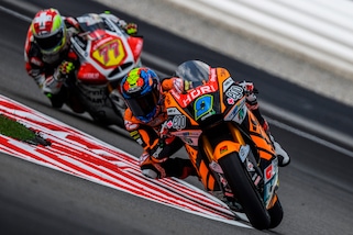 Moto2, Valencia: pole per Navarro, Manzi terzo