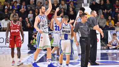 Serie A, Sassari supera Reggio Emilia e sale in seconda posizione
