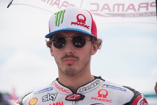MotoGp, Bagnaia: "Ho il polso sinistro rotto"