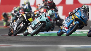 Moto3, Valencia: Garcia vince davanti a Migno