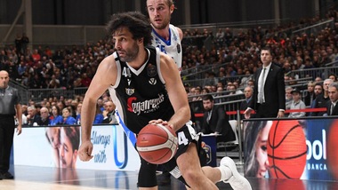 La Virtus Bologna vince ancora. Perdono Milano, Brescia e Venezia