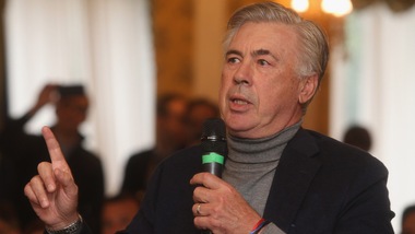 Napoli, Ancelotti a Rizzoli: “A volte arbitra il Var, non lo accetto”