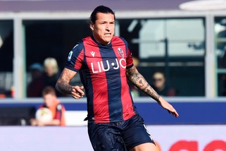 Bologna, stop di 3 settimane per Santander: lesione muscolare