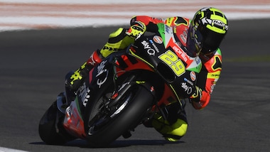 Iannone, che paura! la sua Aprilia prende fuoco a Valencia