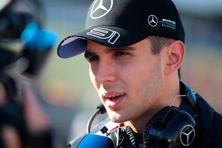 F1, Ad Abu Dhabi Ocon sulla Renault per i test