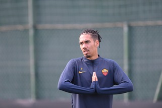Smalling, primo compleanno a Roma: il messaggio del Manchester United