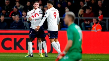 Vincono Liverpool, Leicester e City, solo pari per l'Arsenal