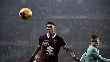 Torino, si ferma Baselli: problema muscolare