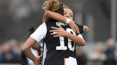 Strapotere Juve: 4-0 alla Roma e nuovo sorpasso sul Milan