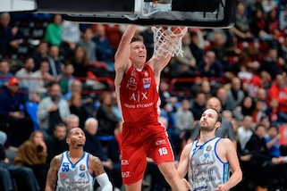 Serie A: Milano piega Sassari, vincono Fortitudo Bologna, Venezia e Brindisi