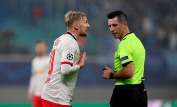 Europa League, gli arbitri di Roma e Lazio