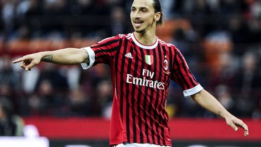 Milan, ore d'attesa per Ibra. Giroud-Jovic piano B