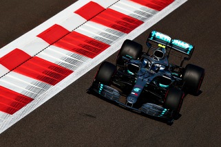 Gp Abu Dhabi:  Bottas vola nelle libere, rimonta Ferrari