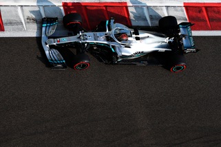 Gp Abu Dhabi, pole di Hamilton: Leclerc e Vettel in seconda fila