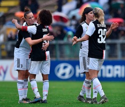 Dominio Juve con la Fiorentina, prima fuga in classifica