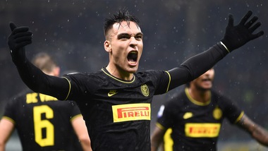 L’Inter batte la Spal e vola in testa alla classifica: Juve a -1