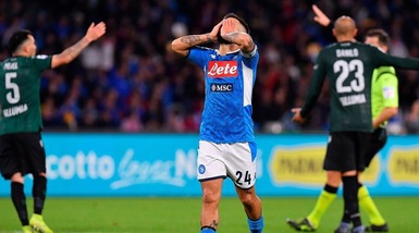 Napoli in crisi, battuto 2-1 in casa dal Bologna tra i fischi
