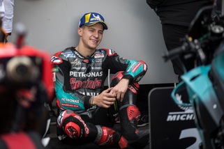 MotoGp: Quartararo-Leclerc, tra i due scambio di casco