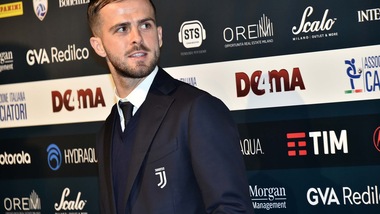 Miralem Pjanic firma una collezione moda