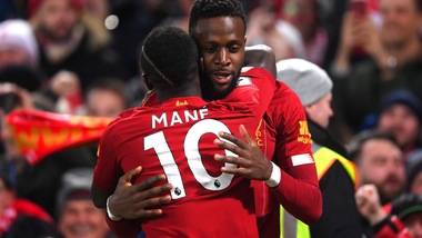 Premier League, derby al Liverpool. Mourinho ko a Manchester