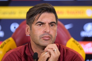 Roma, Fonseca: "Dzeko è pronto per giocare... O forse no"