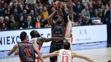 L'Olimpia Milano cade ancora, la Stella Rossa vince 77-67