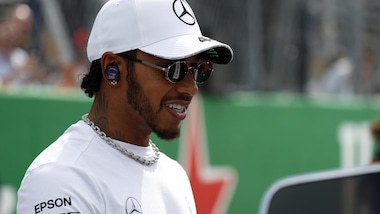 Hamilton aspetta Valentino Rossi: "Sei pronto per la sfida?"