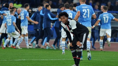 Juve, primo ko stagionale: la Lazio condanna Sarri 3-1