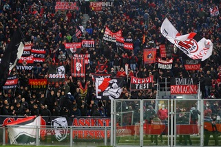 Bologna-Milan, tifoso rossonero accoltellato: non è in pericolo di vita