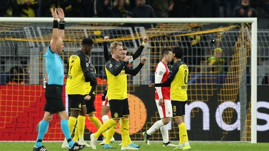 Avanza il Borussia Dortmund, agli ottavi anche Chelsea, Valencia, Lipsia e Lione