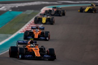 McLaren: Carlos Sainz alla prova sedile 2020