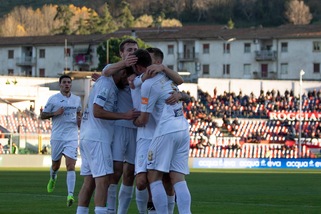 Pordenone, Strizzolo show: 2-1 al Cosenza. La Cremonese piega il Perugia: 2-1