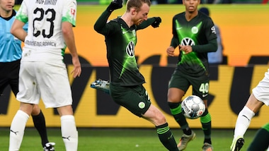 Il Borussia M. cade con il Wolfsburg e perde la vetta, vince lo Schalke