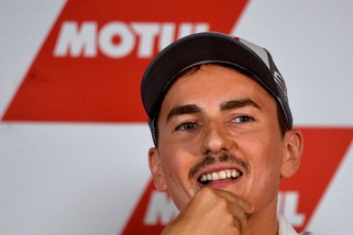 Lorenzo alla Yamaha come collaudatore: "Sono felice"