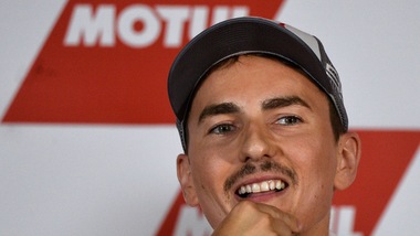 Lorenzo alla Yamaha come collaudatore: "Sono felice"