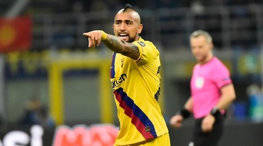 Barcellona-Real Madrid, Vidal in panchina: lascia la rifinitura