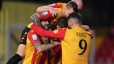 Il Benevento di Inzaghi senza rivali: Viola abbatte il Frosinone