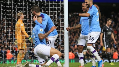 Everton-Arsenal 0-0 sotto gli occhi di Ancelotti e Arteta. Il City batte il Leicester