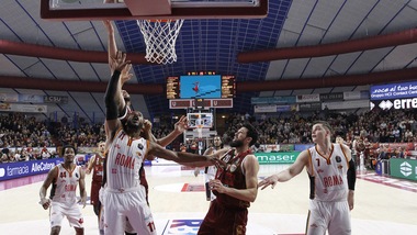 Venezia batte Roma di misura, bene Cantù. Brescia vince il derby