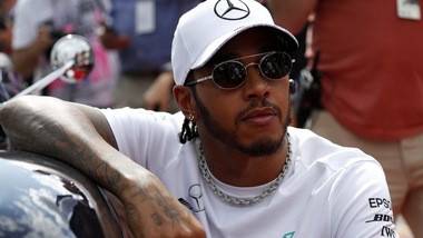 Hamilton: "Spero in una donna che possa spazzare via tutti in F1"