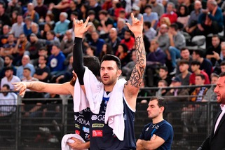 Il derby è di Brescia, sconfitta Cantù. Varese cade con Trento