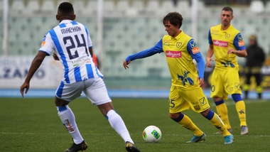 Un punto che scontenta tutti: Pescara-Chievo termina 0-0